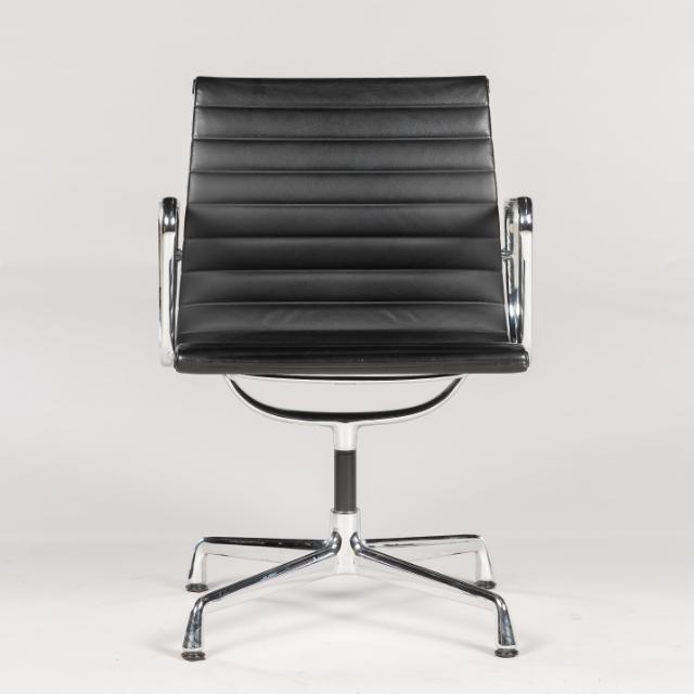 Eames Vitra EA 107 - konferencestol - sort læder
